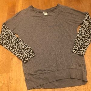 Pink leopard print and grey LS shirt very nice XS
